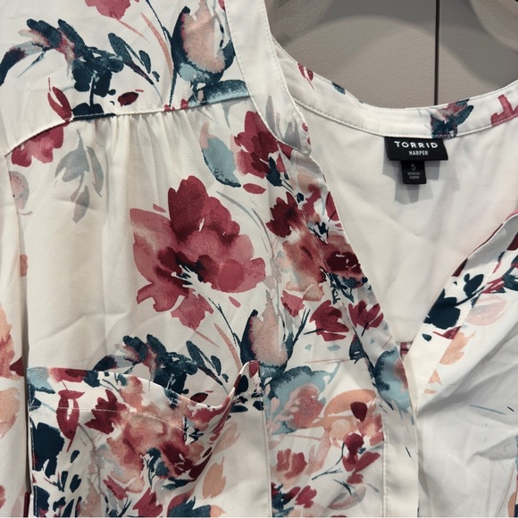 Torrid Harper Floral Y Neck Top 5X - Picture 3 of 11